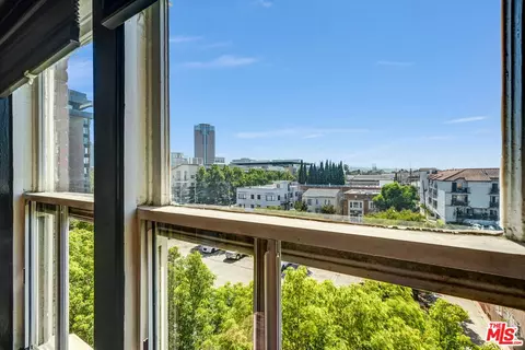 View/Area - 325 W 3rd St #410, Long Beach, CA 90802 photo 1 of 3