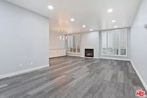 927 N Kings Rd #107, West Hollywood, CA 90069