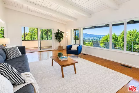 3543 Lavell Dr, Los Angeles, CA 90065