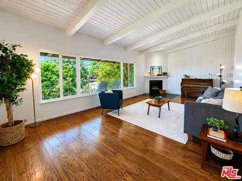 3543 Lavell Dr, Los Angeles, CA 90065