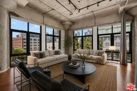 330 W 11th St #406, Los Angeles, CA 90015