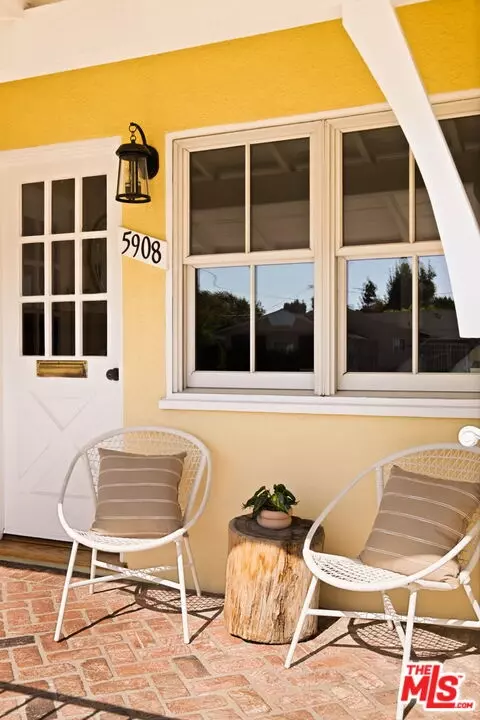 5908 Radford Ave, Los Angeles, CA 91607