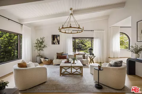 2426 Cazaux Pl, Los Angeles, CA 90068