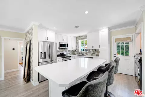 15441 Lemarsh St, Mission Hills, CA 91345