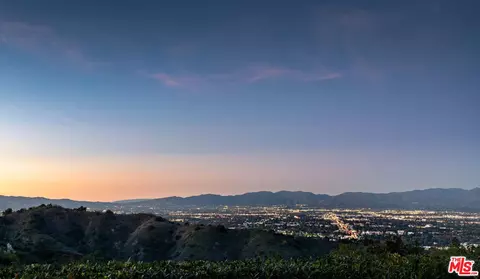 12047 Summit Cir, Beverly Hills, CA 90210
