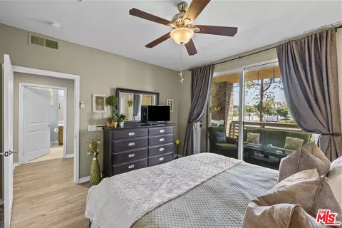 Bedroom - 1546 Windshore Way, Oxnard, CA 93035 photo 5 of 7