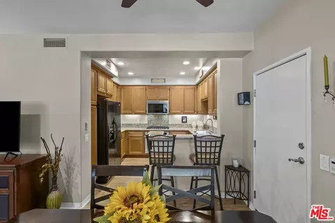 Kitchen - 1546 Windshore Way, Oxnard, CA 93035 photo 1 of 6