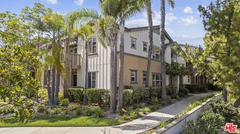 Exterior - 1546 Windshore Way, Oxnard, CA 93035 photo 4 of 13