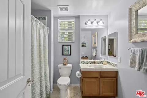 Bath - 1546 Windshore Way, Oxnard, CA 93035 photo 1 of 6