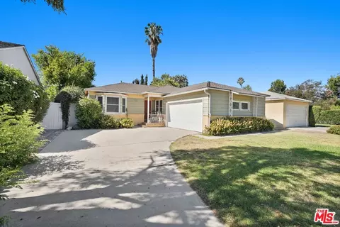 17646 Delano St, Encino, CA 91316