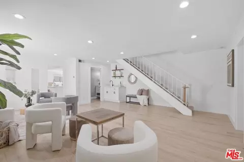 2920 11th St #6, Santa Monica, CA 90405