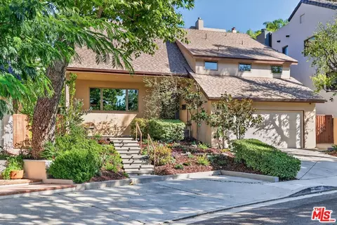 4262 Levitt Ln, Sherman Oaks, CA 91403
