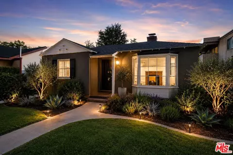 625 Westmount Dr, West Hollywood, CA 90069