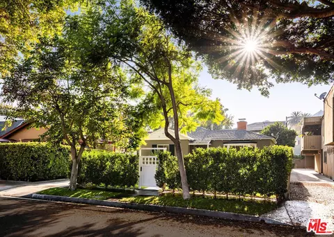625 Westmount Dr, West Hollywood, CA 90069