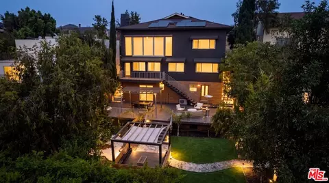 5211 Baza Ave, Woodland Hills, CA 91364