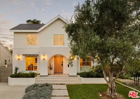 7867 Yorktown Ave, Los Angeles, CA 90045