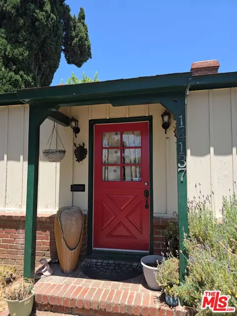 14137 Hamlin St, Van Nuys, CA 91401