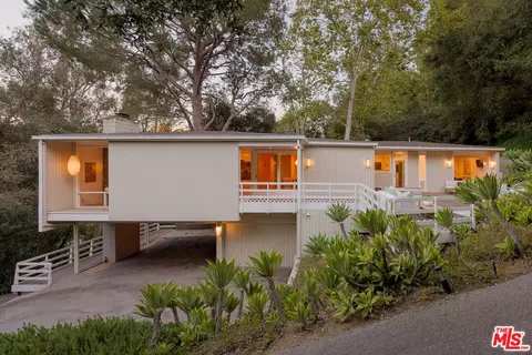 2275 Bowmont Dr, Beverly Hills, CA 90210