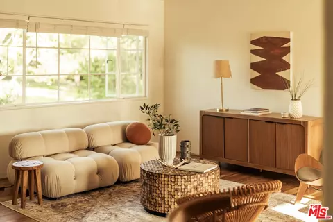 5589 Village Grn, Los Angeles, CA 90016