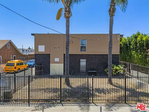 634 W 92nd St, Los Angeles, CA 90044
