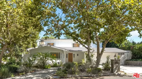 5220 Melvin Ave, Los Angeles, CA 91356