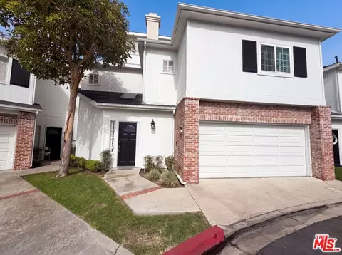 18743 Chapel Ln, Huntington Beach, CA 92646