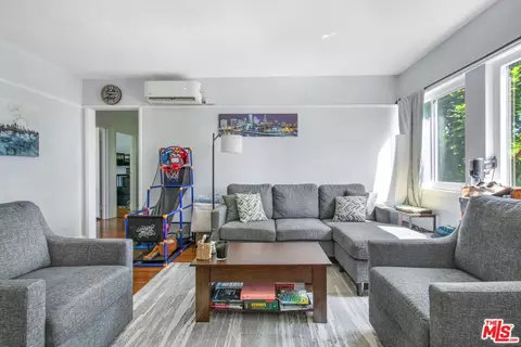 7129 Coldwater Canyon Ave #10, North Hollywood, CA 91605