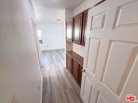 Entry Way - 191 E Marker St, Long Beach, CA 90805 photo 4 of 4
