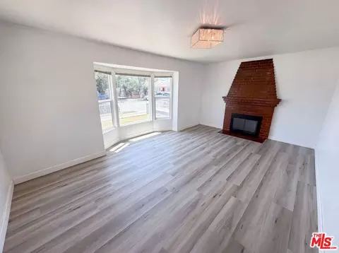 Living - 191 E Marker St, Long Beach, CA 90805 photo 2 of 5