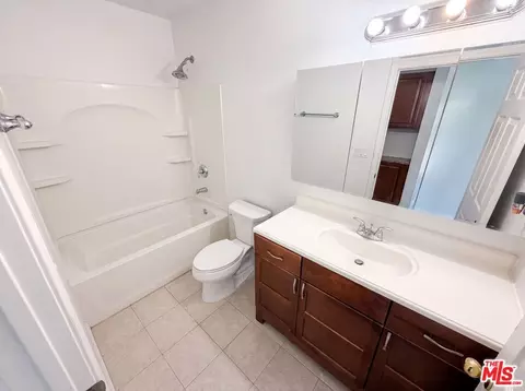 Bath - 191 E Marker St, Long Beach, CA 90805 photo 2 of 4
