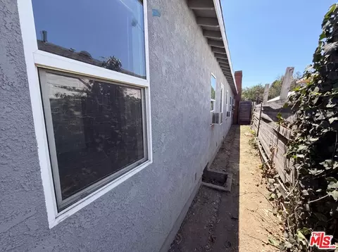 Exterior - 191 E Marker St, Long Beach, CA 90805 photo 7 of 8