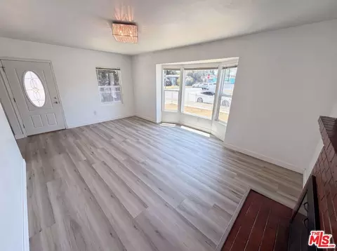 Living - 191 E Marker St, Long Beach, CA 90805 photo 3 of 5
