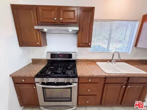 Kitchen - 191 E Marker St, Long Beach, CA 90805 photo 3 of 4