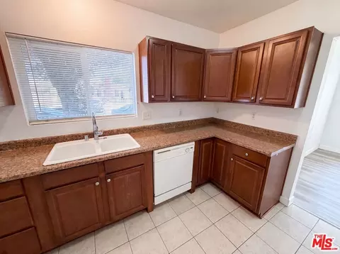 Kitchen - 191 E Marker St, Long Beach, CA 90805 photo 4 of 4