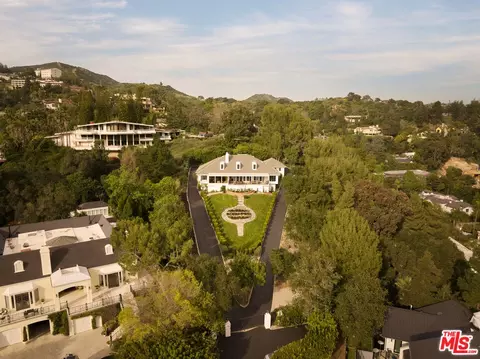 949 N Norman Pl, Los Angeles, CA 90049
