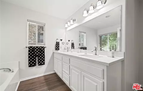 Bath - 1713 Twin Lakes Rd, Wrightwood, CA 92397 photo 1 of 1