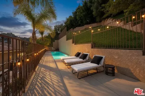 15330 Del Gado Dr, Sherman Oaks, CA 91403