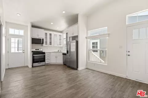 8250 Lankershim Blvd #30, North Hollywood, CA 91605
