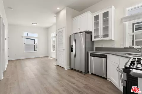8250 Lankershim Blvd #140, North Hollywood, CA 91605