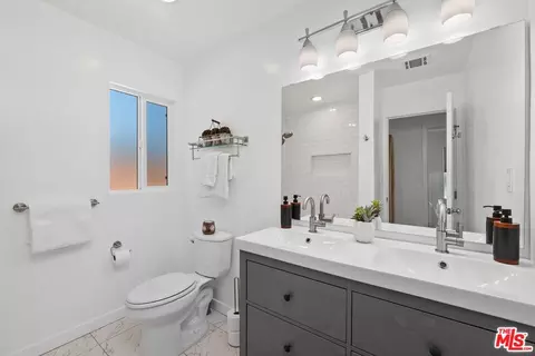 Bath - 7253 Yolanda Ave, Reseda, CA 91335 photo 2 of 4