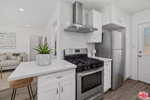 Kitchen - 7253 Yolanda Ave, Reseda, CA 91335 photo 3 of 5