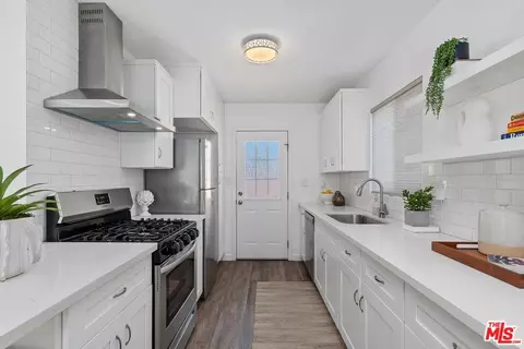 Kitchen - 7253 Yolanda Ave, Reseda, CA 91335 photo 2 of 5