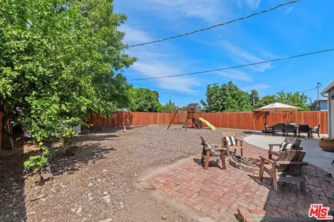Exterior - 7253 Yolanda Ave, Reseda, CA 91335 photo 10 of 10