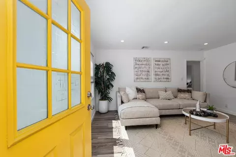 Entry Way - 7253 Yolanda Ave, Reseda, CA 91335 photo 1 of 2
