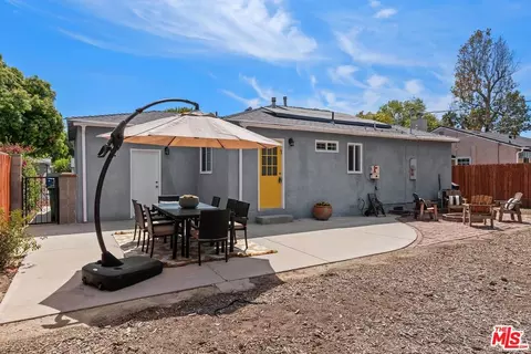 Exterior - 7253 Yolanda Ave, Reseda, CA 91335 photo 8 of 10