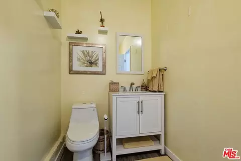 Bath - 7253 Yolanda Ave, Reseda, CA 91335 photo 4 of 4