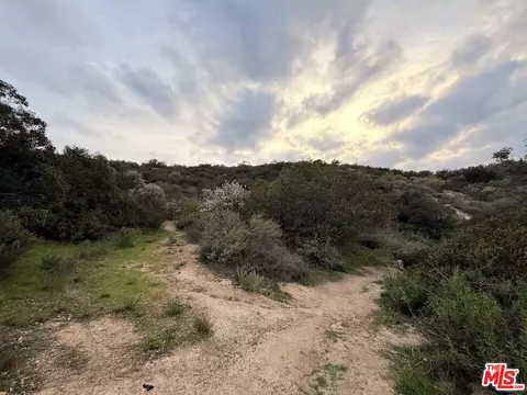 9741 N Estaban Way, Tujunga, CA 91042 photo 4