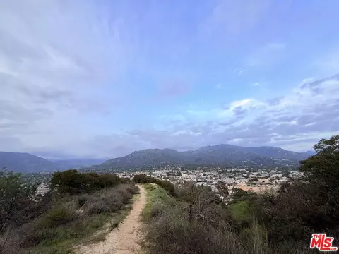 9745 N Estaban Way, Tujunga, CA 91042 photo 2
