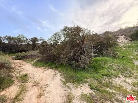 9749 N Estaban Way, Tujunga, CA 91042 photo 2