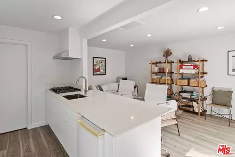 Kitchen - 2904 Beach Ave, Venice, CA 90291 photo 2 of 2
